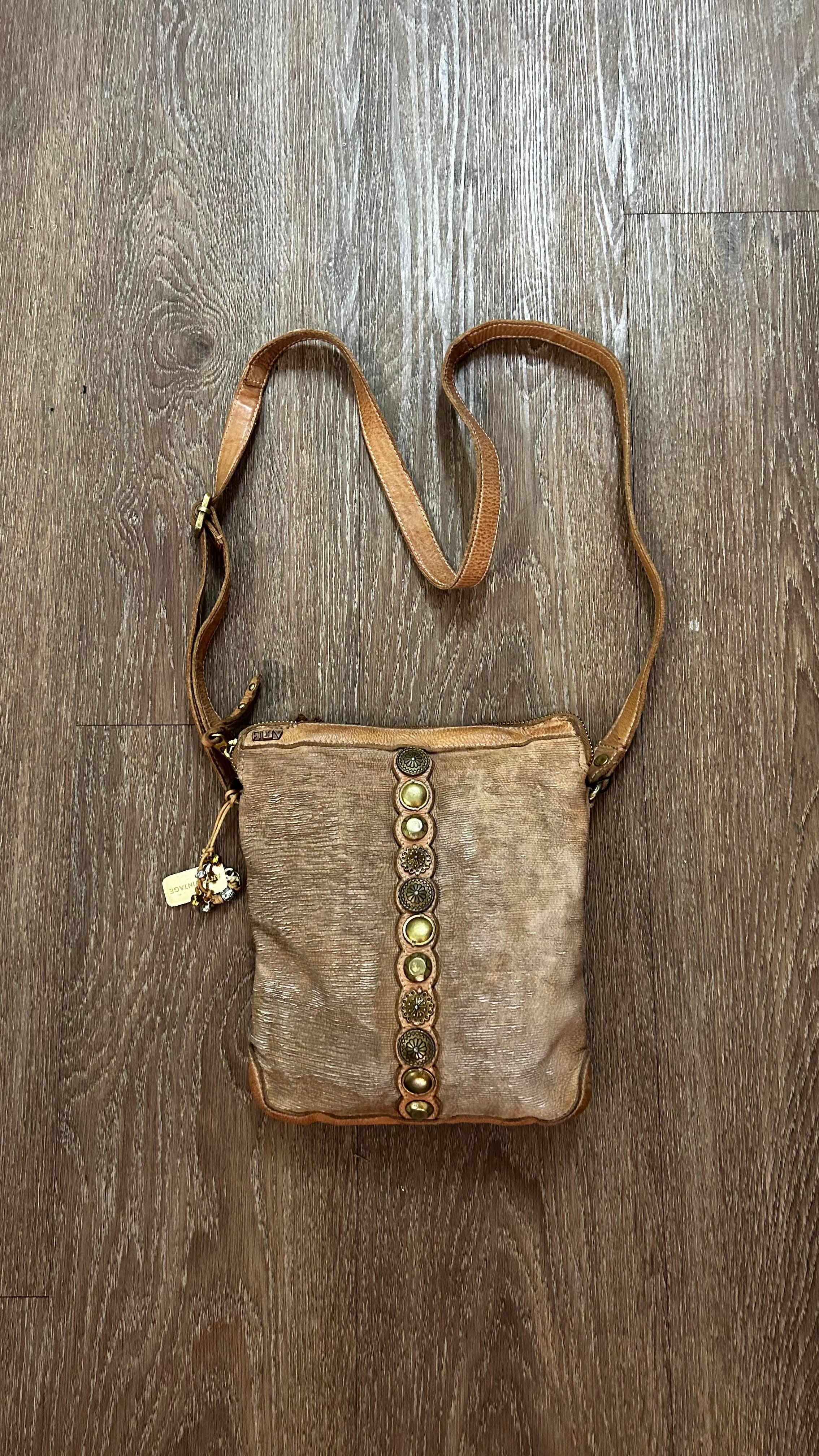 Indie Crossbody - Camel
