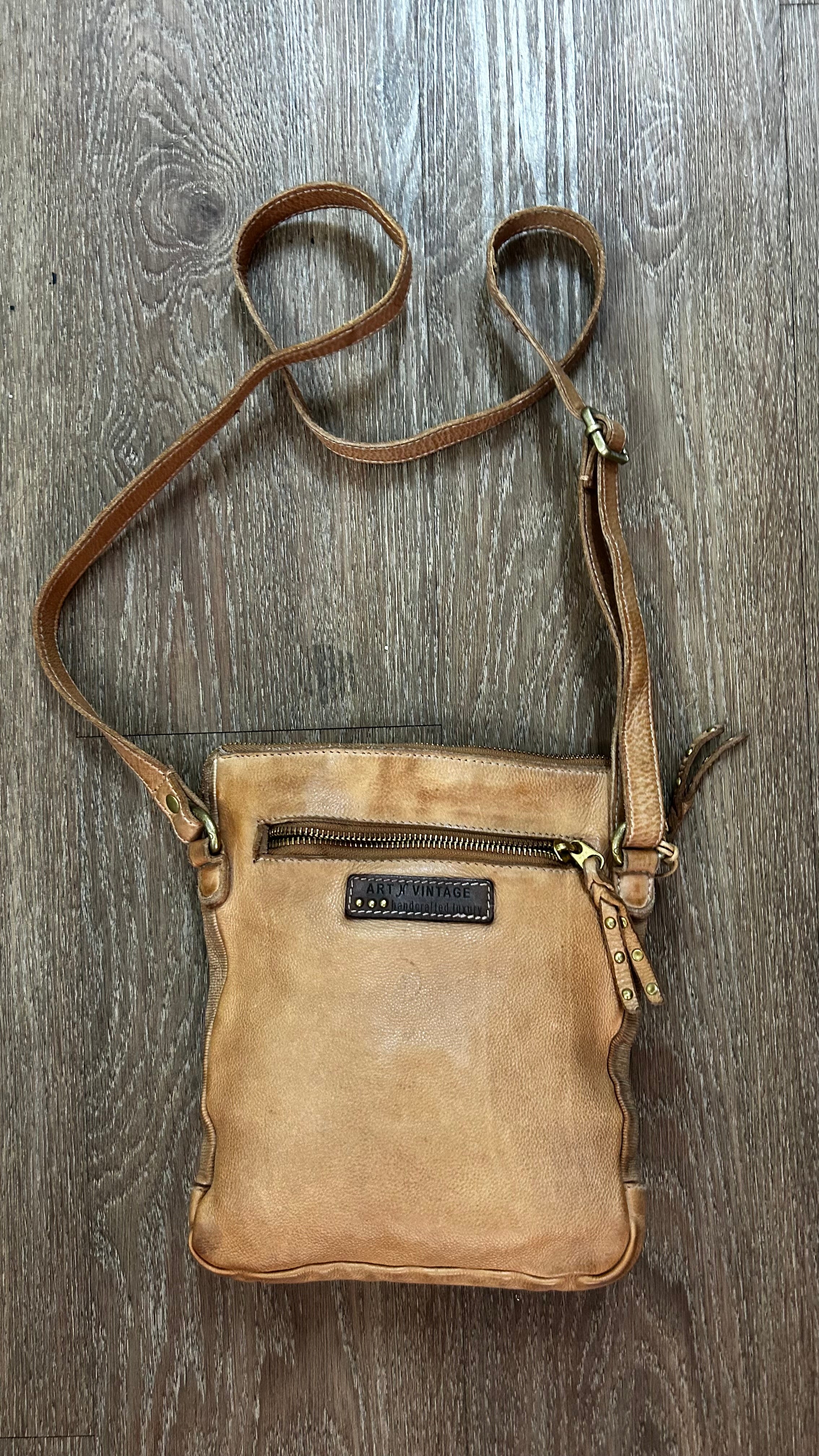 Indie Crossbody - Camel