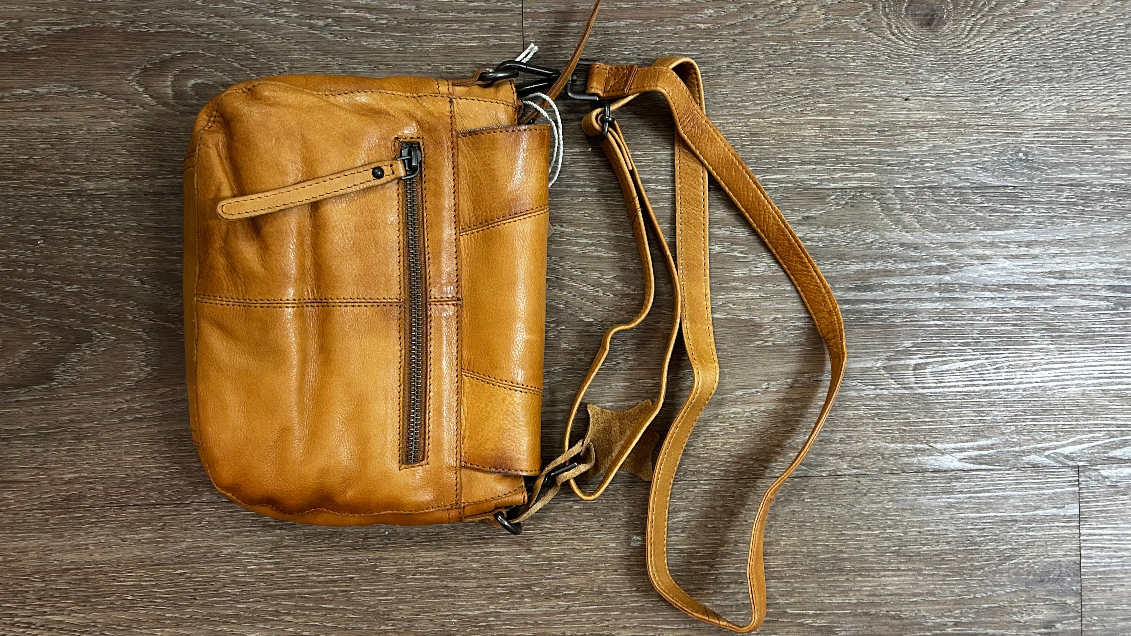 Capri Crossbody