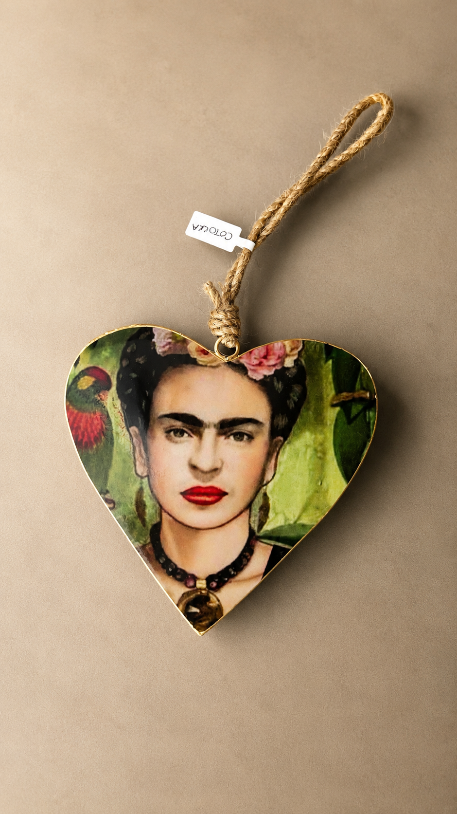 Cotorra Hanging Heart