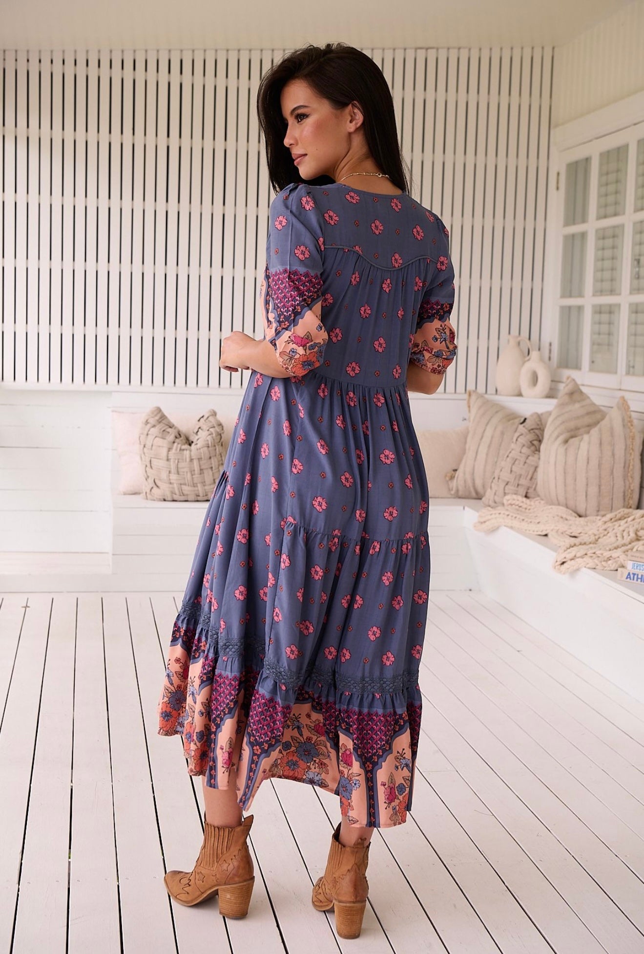 Eve Lace - Midi Dress